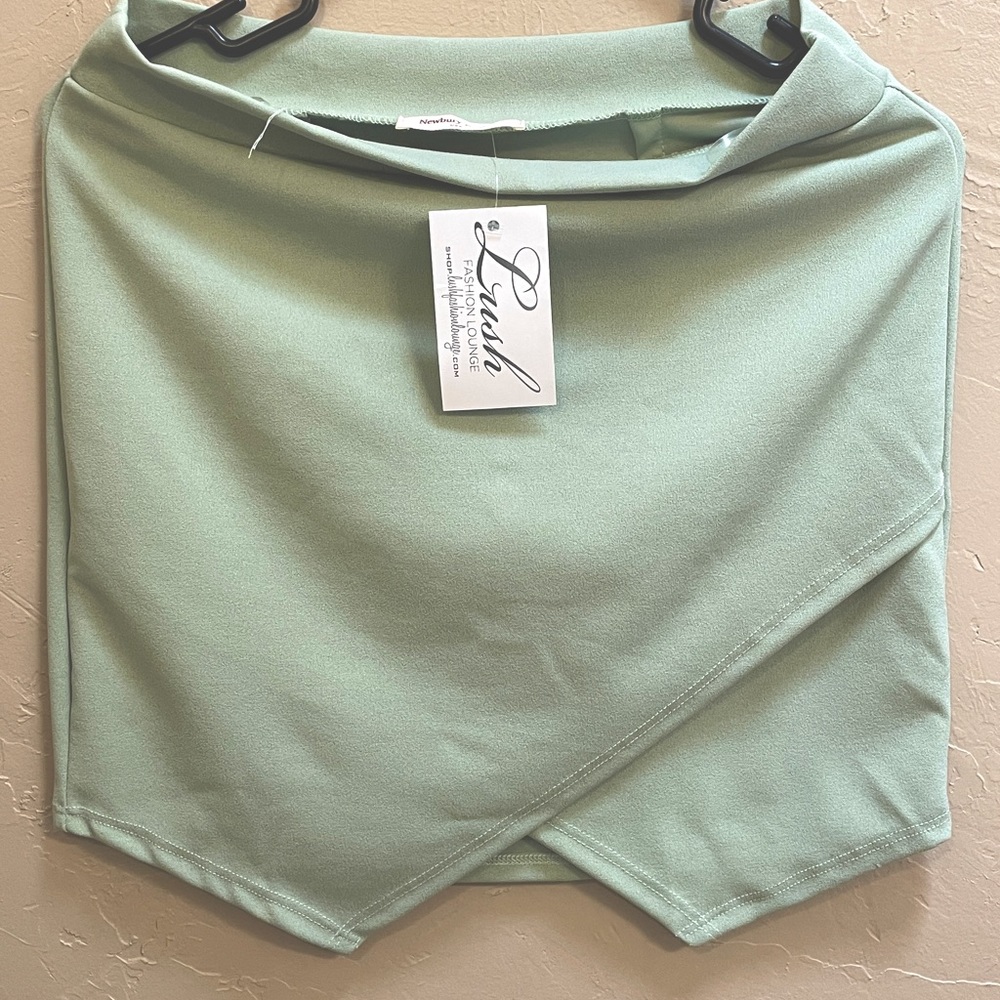 Lush Fashion Lounge light sage envelope skirt- light sage- - size M- brand new!